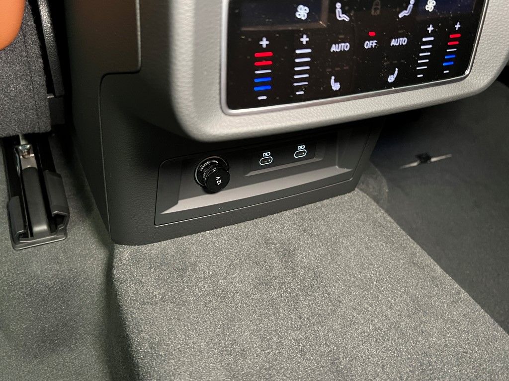 Thumbnail: 2026 Audi Q8 - 23