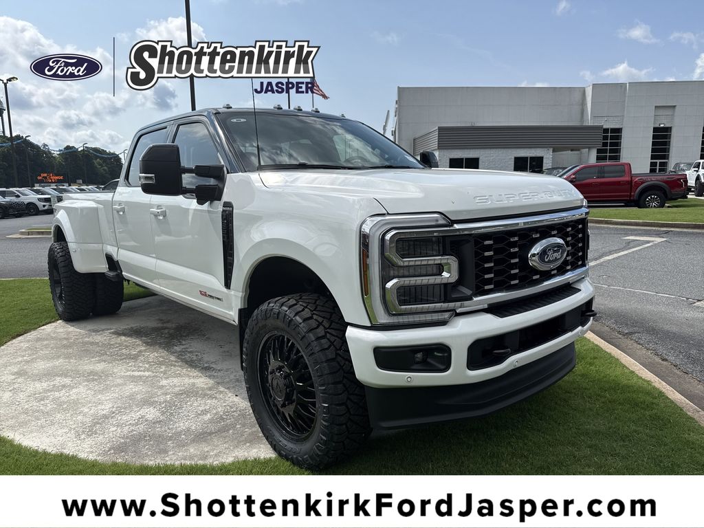 Star White Metallic Tri-Coat 2026 Ford F-350 Super Duty Pickup Truck Four-Wheel Drive Automatic
