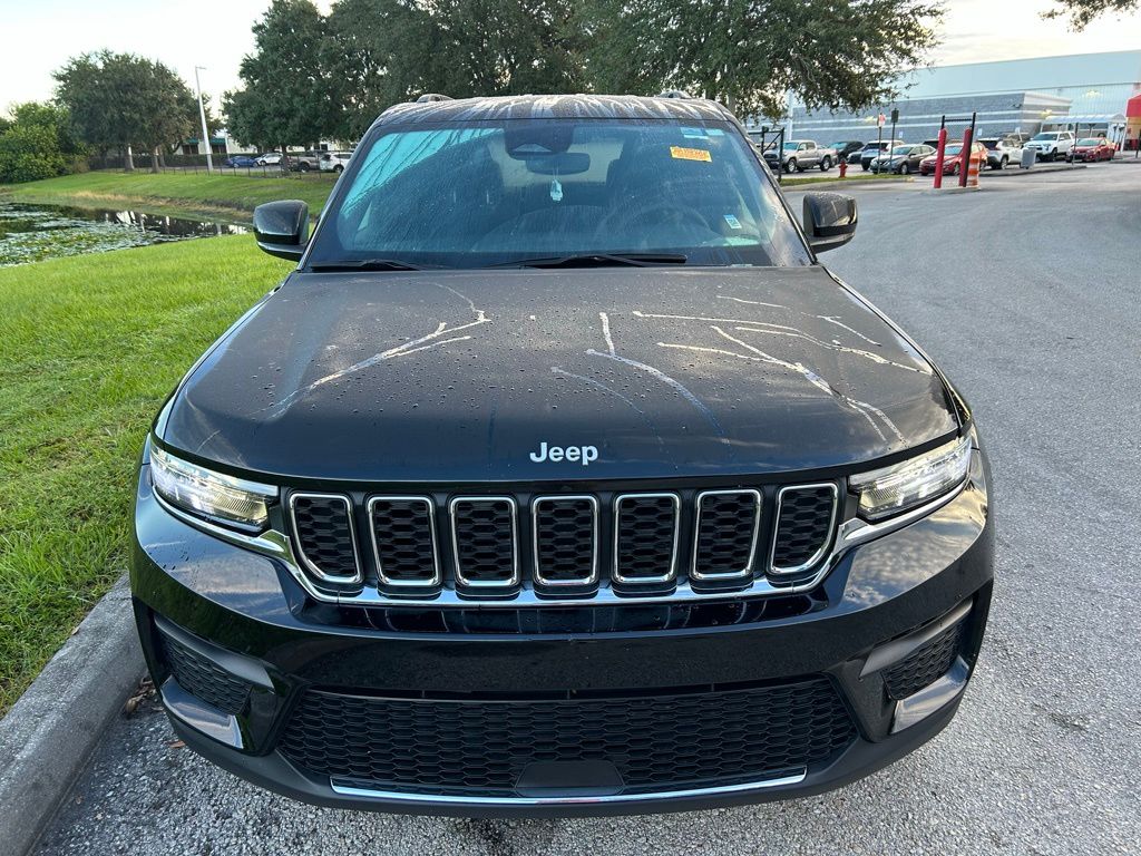 Thumbnail: 2024 Jeep Grand Cherokee - 8