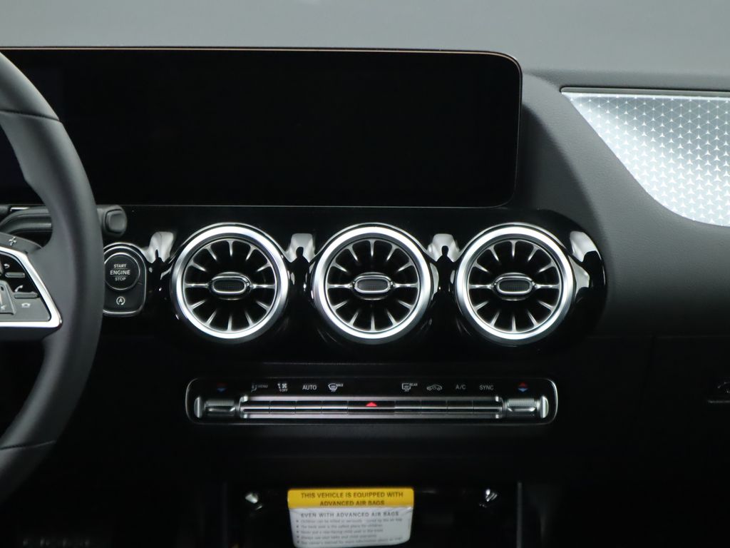 Thumbnail: 2025 Mercedes-Benz GLA - 15