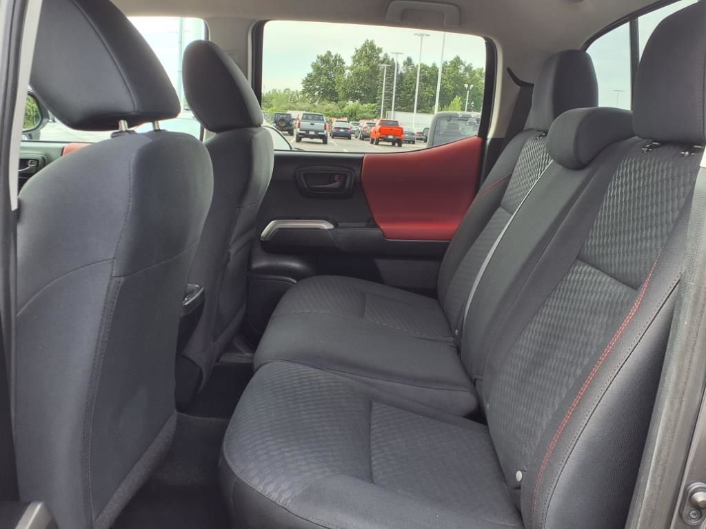 2022 Toyota Tacoma SR5 V6 photo 8