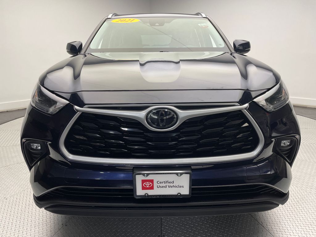2021 Toyota Highlander XLE 2