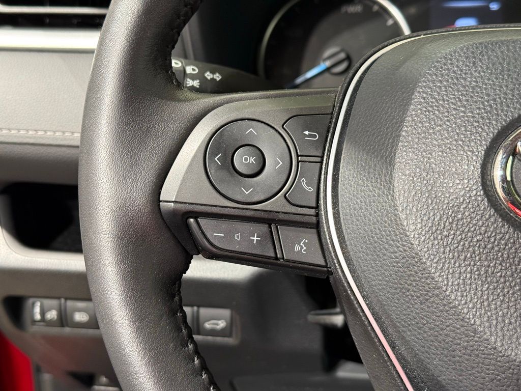 2022 Toyota RAV4 XLE 25