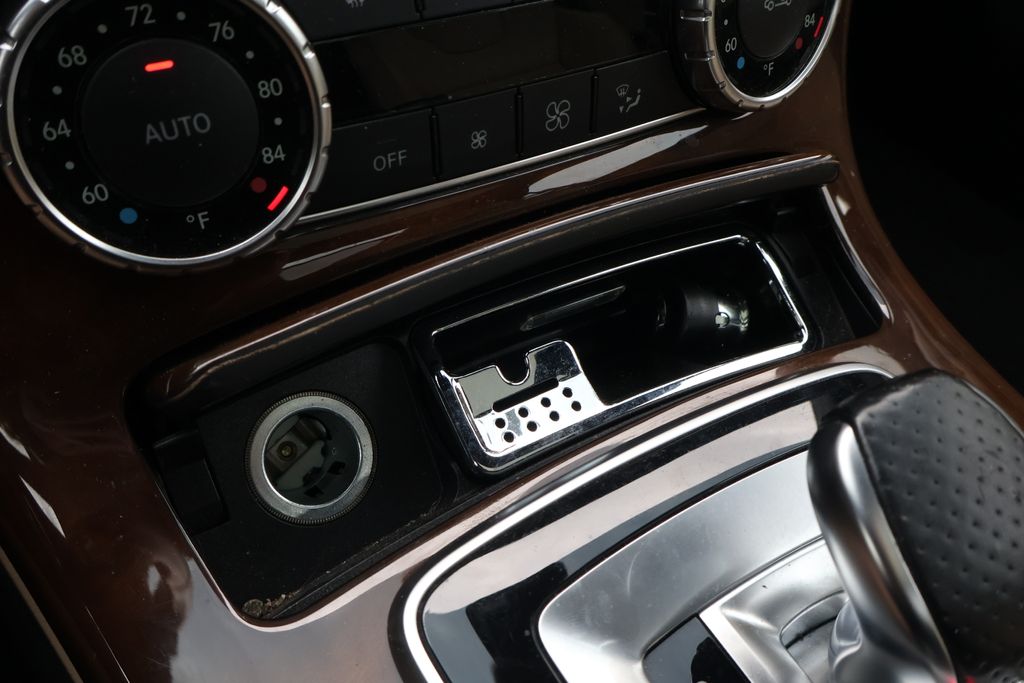 Thumbnail: 2016 Mercedes-Benz SLK - 28