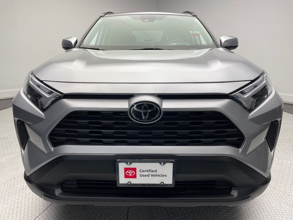 2023 Toyota RAV4 XLE 2