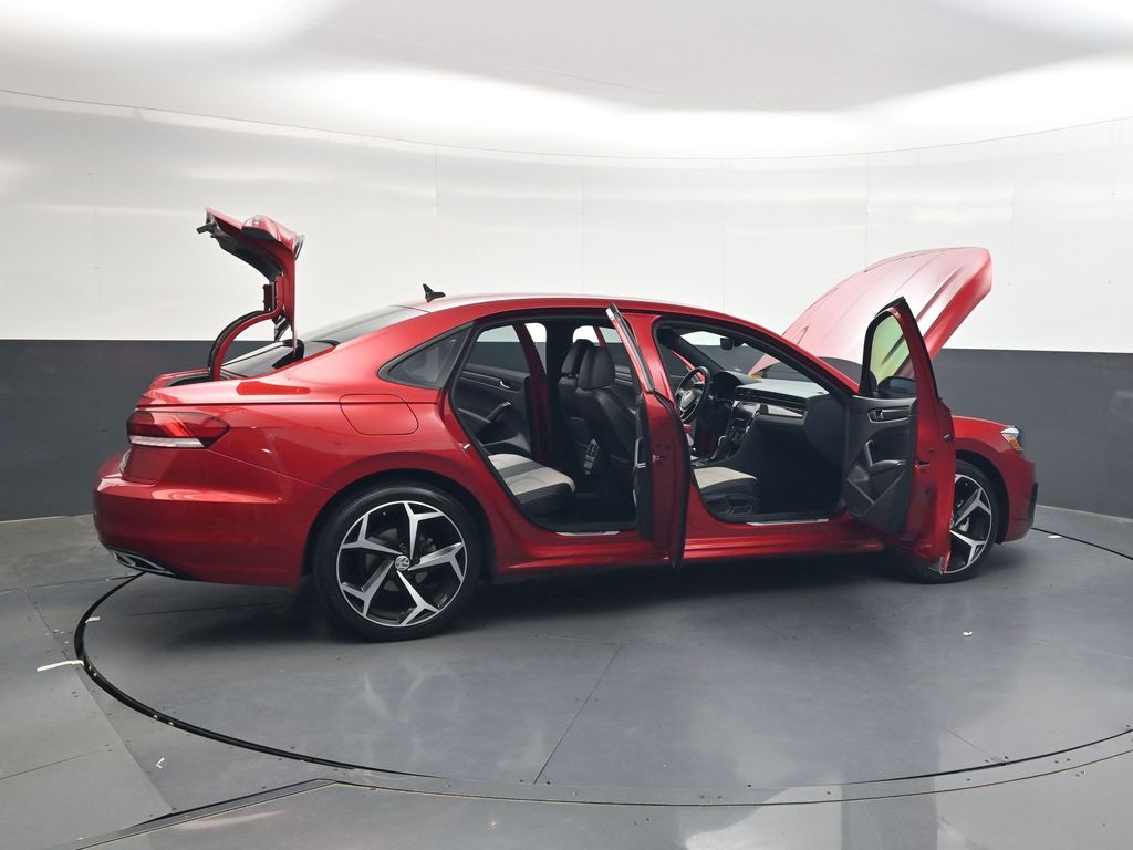 Used 2021  Volkswagen 2.0T R-Line image 40