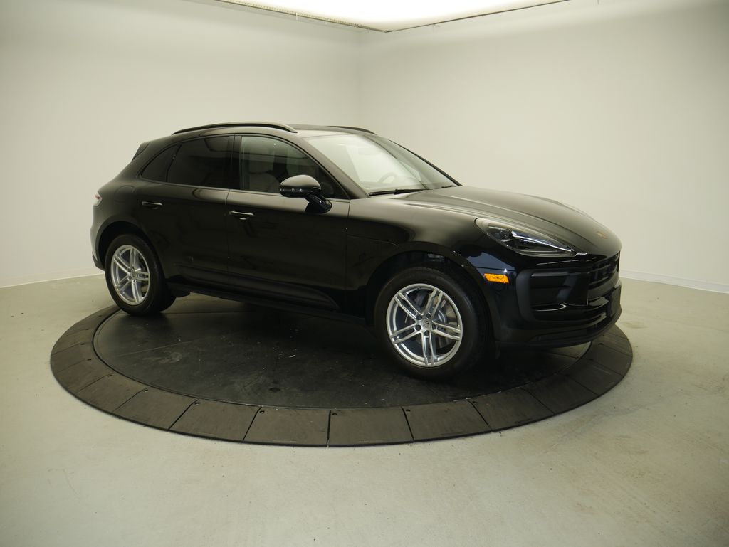 Thumbnail: 2023 Porsche Macan - 9
