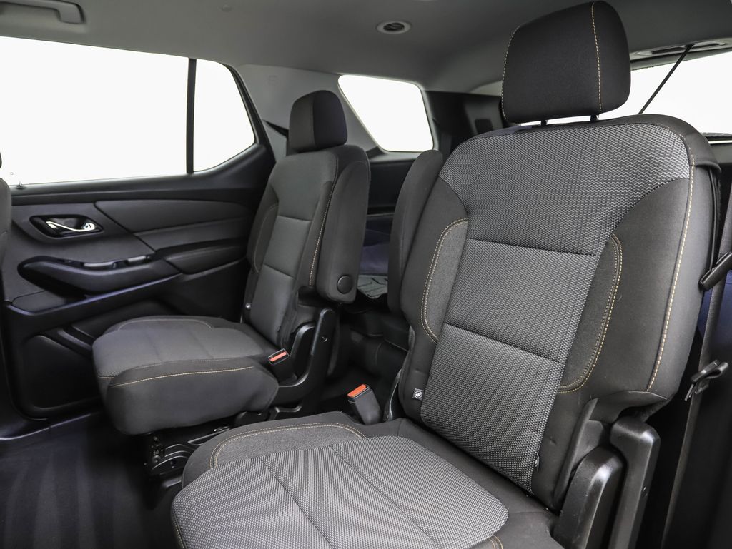 Thumbnail: 2020 Chevrolet Traverse - 23