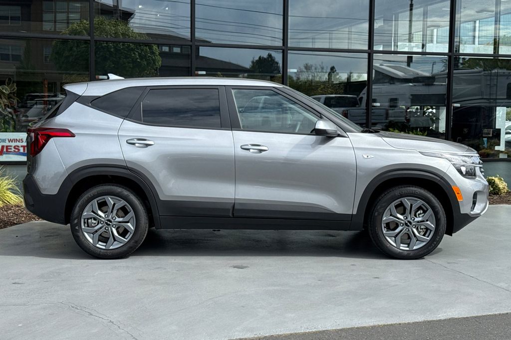 new 2026 Kia Seltos car, priced at $26,335