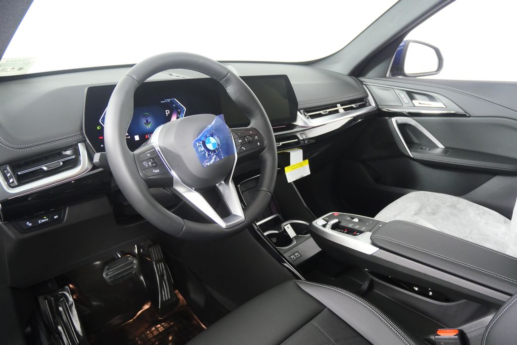 Thumbnail: 2025 BMW X1 - 12