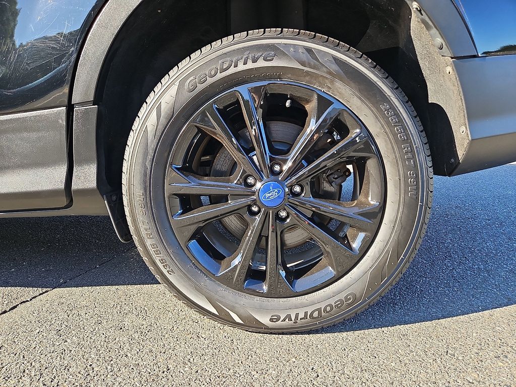 Thumbnail: 2018 Ford Escape - 8