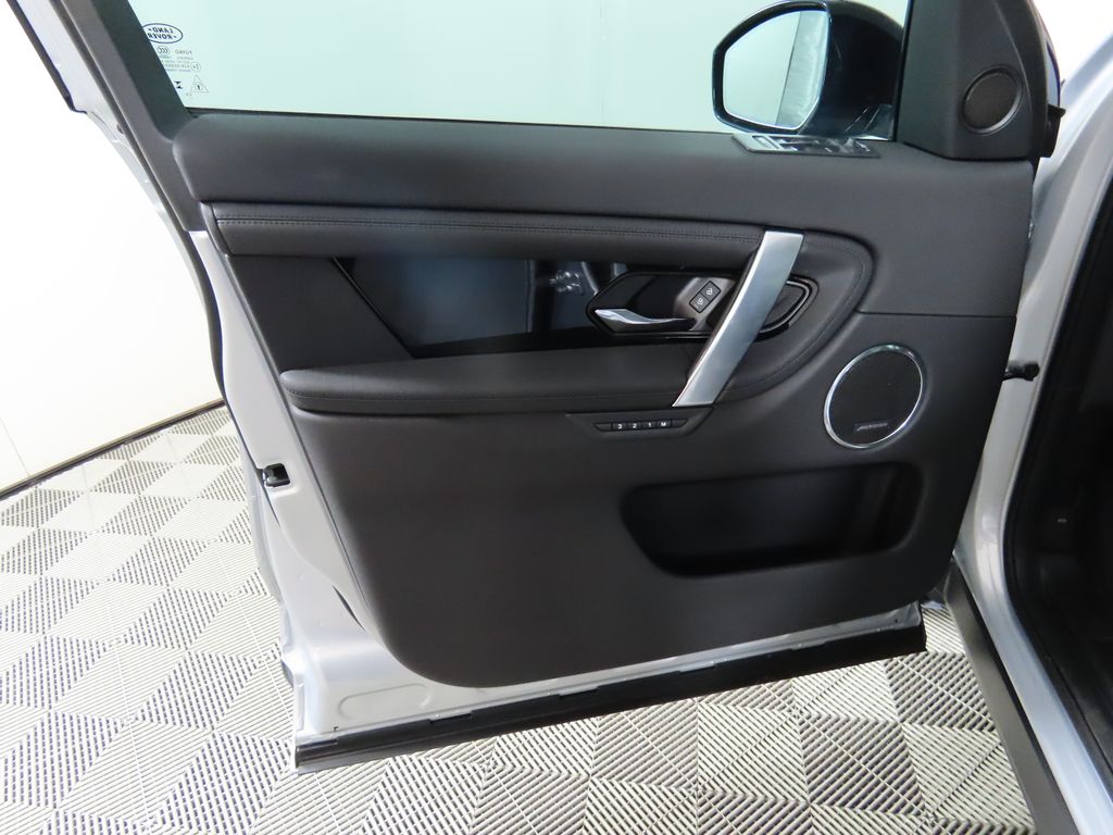 Thumbnail: 2024 Land Rover Discovery Sport - 25