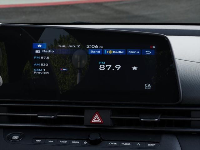 2025 Hyundai Elantra Base 13