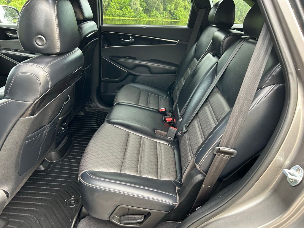 Thumbnail: 2019 Kia Sorento - 14