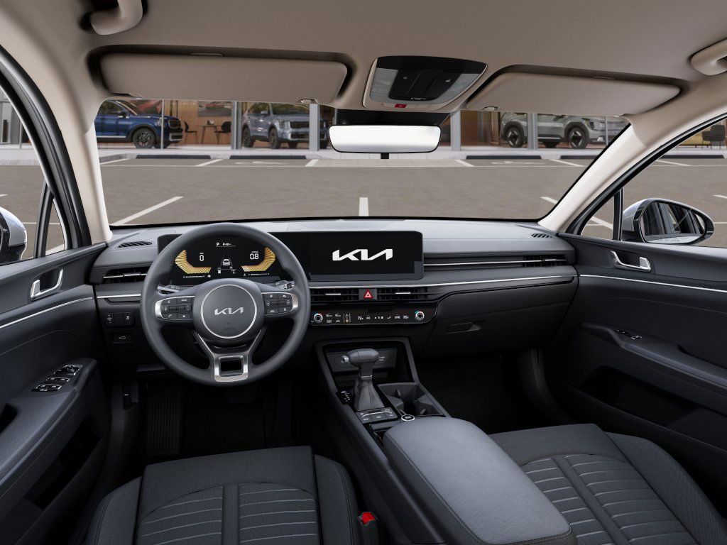 New 2025 Snow White Pearl Kia LXS image 14