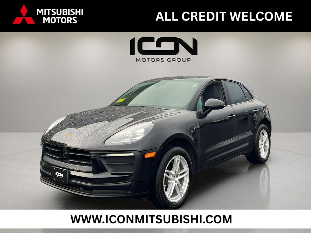 2024 Porsche Macan T's photo