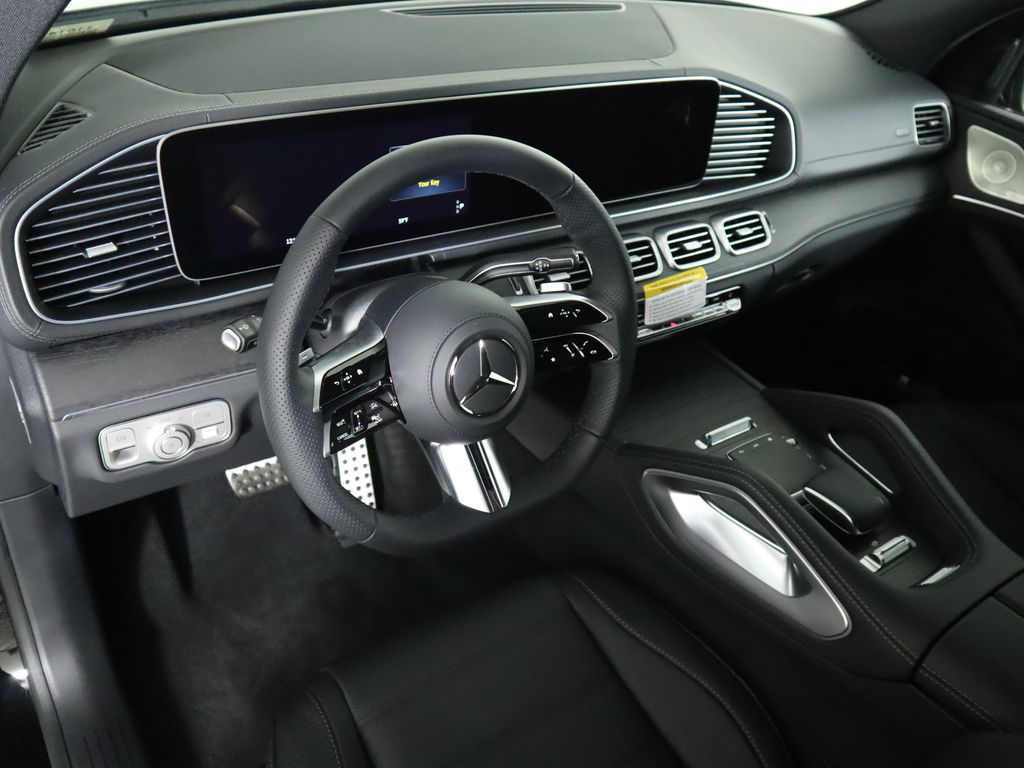 2025 Mercedes-Benz GLS 450 4MATIC 10