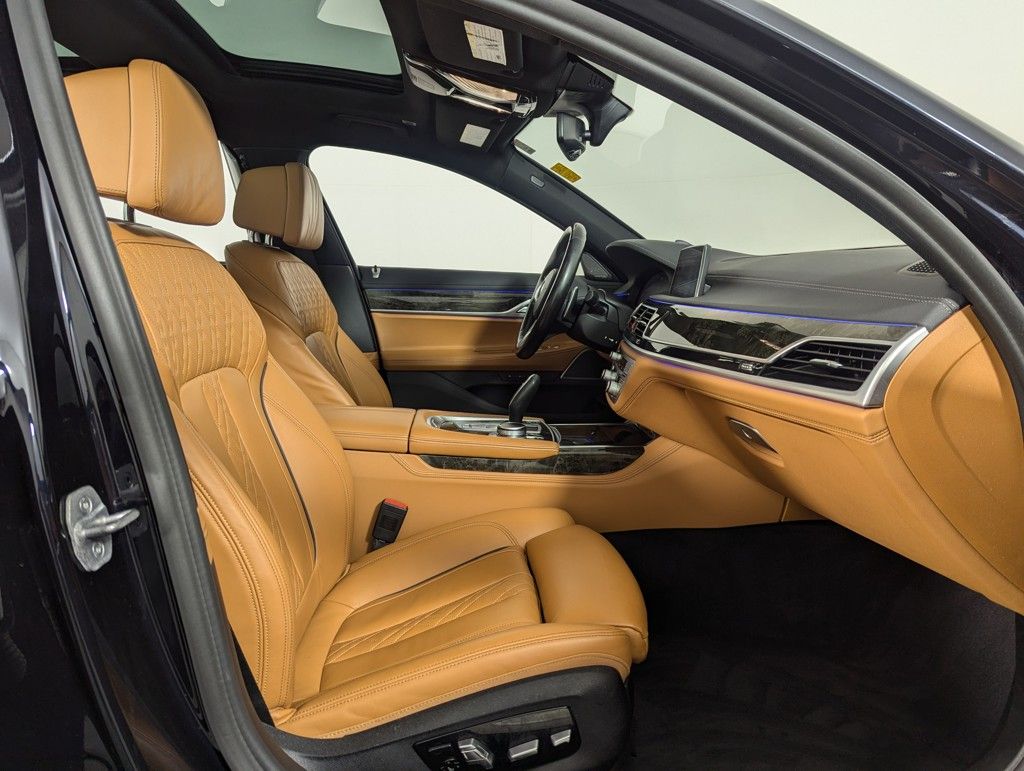 2022 BMW 7-Series 740i xDrive photo
