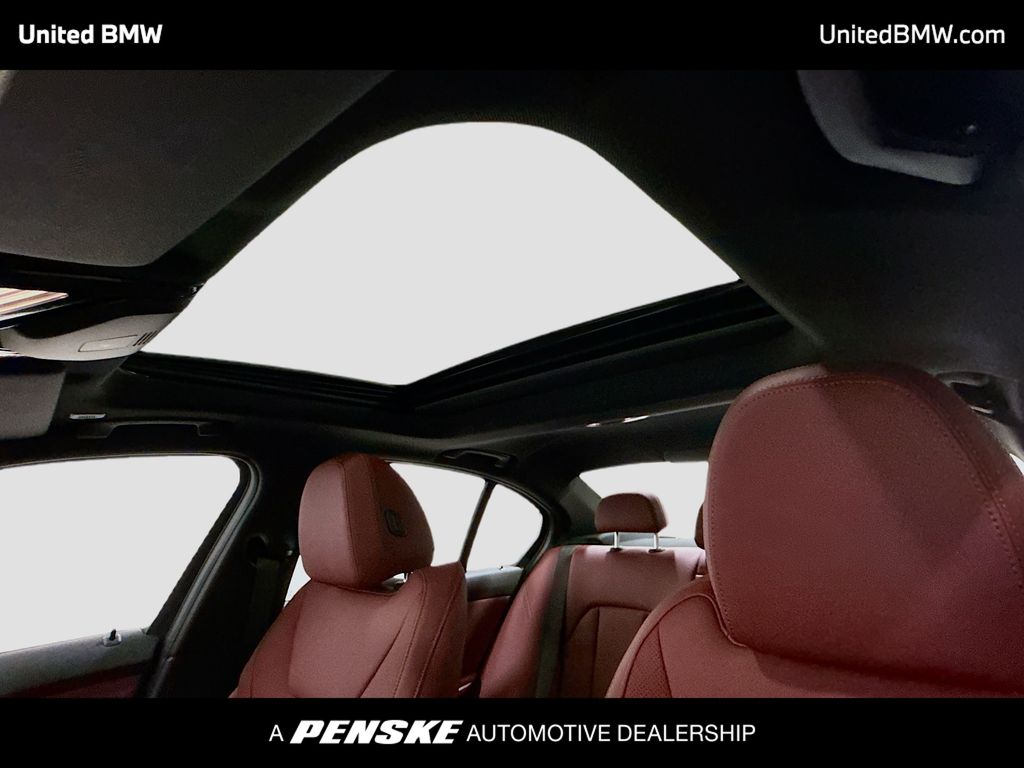 Thumbnail: 2026 BMW 3 Series - 12