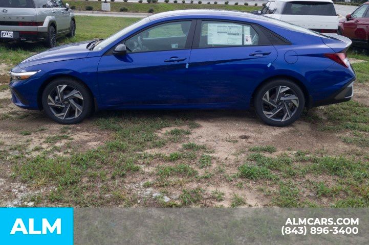 Used 2025 Blue Hyundai SEL Sport image 9