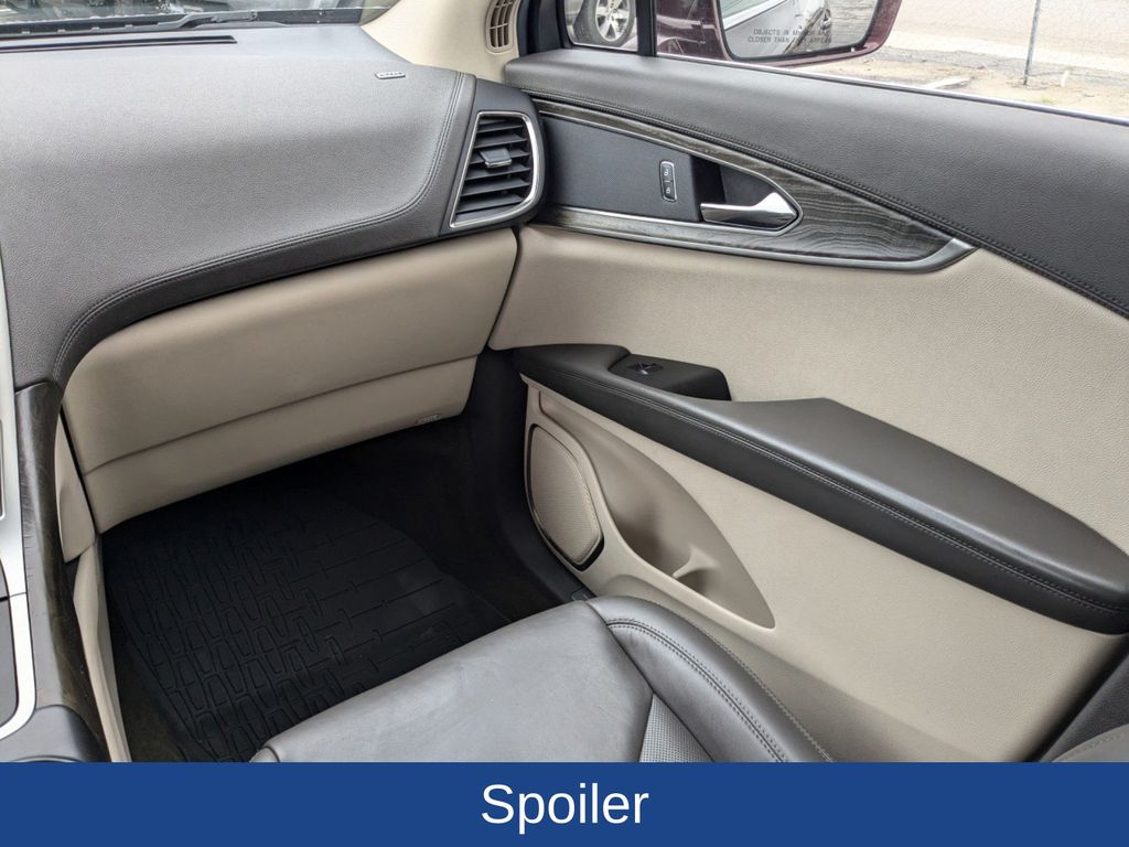 2019 Lincoln Nautilus Select