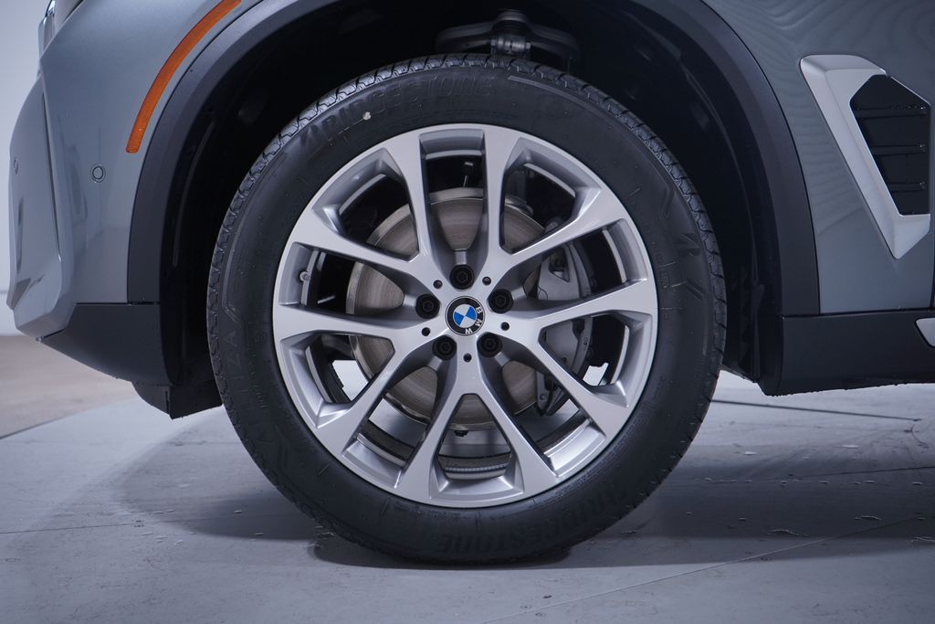 Thumbnail: 2026 BMW X5 - 2