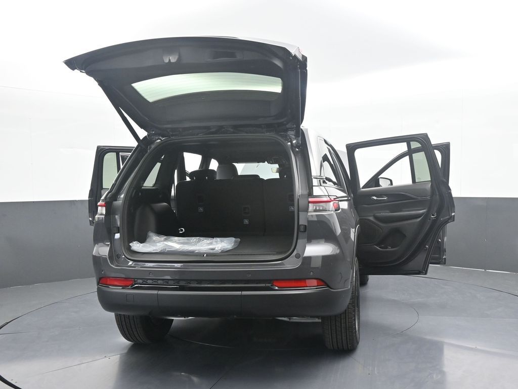 New 2025 Baltic Gray Metallic Clearcoat Jeep Altitude X image 59