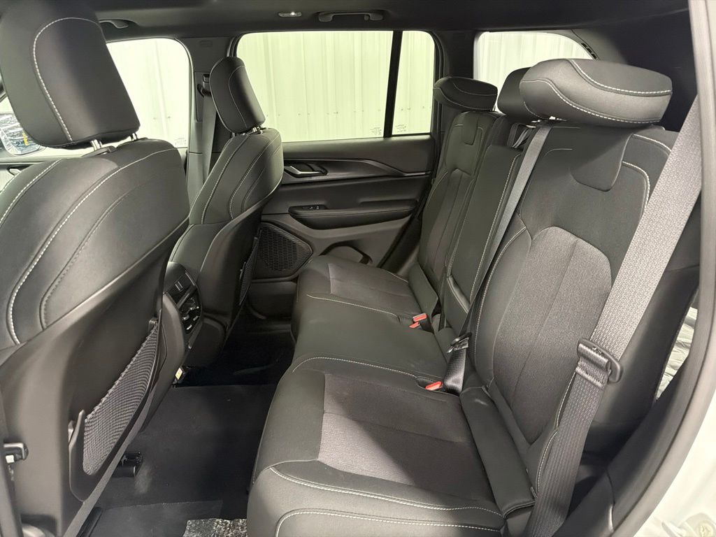 2026 Jeep Grand Cherokee Laredo X - 10