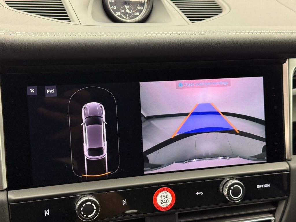 Thumbnail: 2023 Porsche Macan - 19