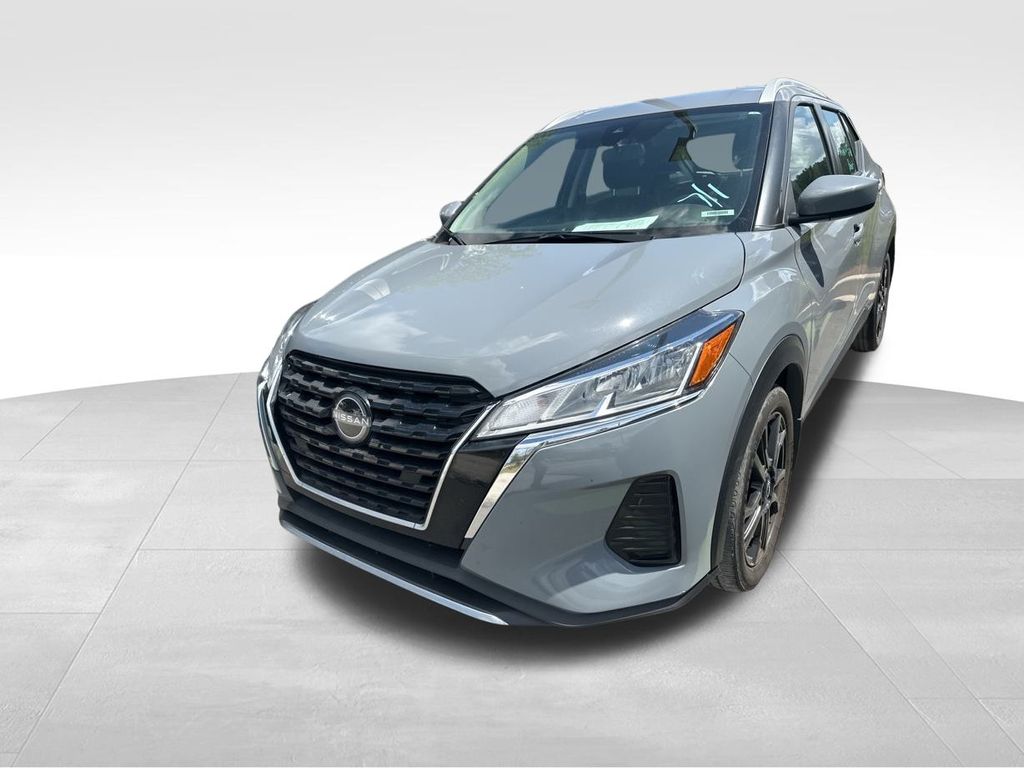 2022 Boulder Gray Pearl Nissan Kicks SV FWD SUV