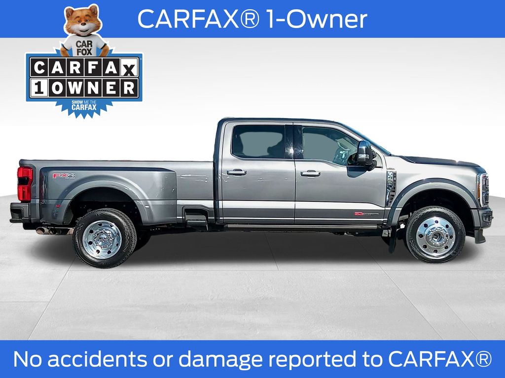 2025 Ford F-450 Super Duty Platinum