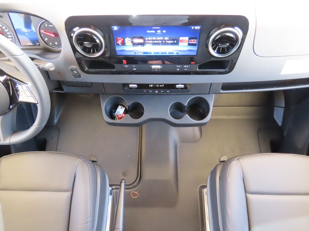 Thumbnail: 2026 Mercedes-Benz Sprinter - 16