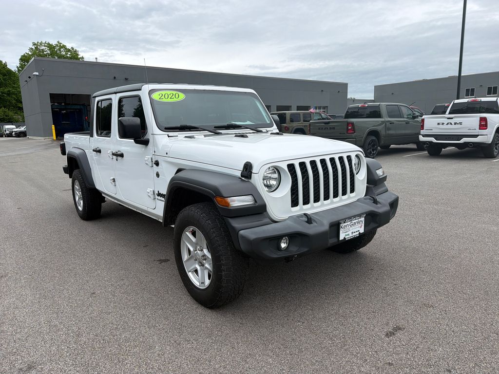 View vehicle photo 4
