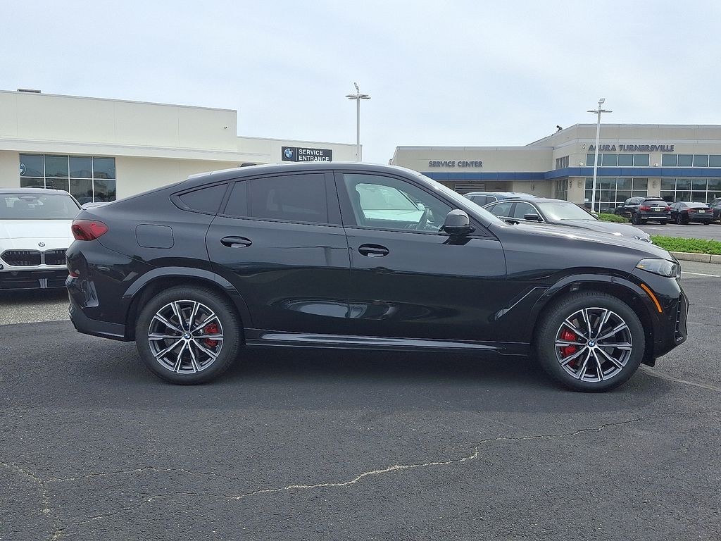 2025 BMW X6 M60i 7
