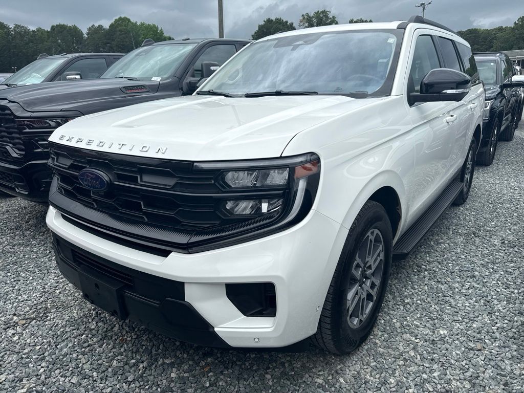 White Metallic 2025 Ford Expedition SUV / Crossover 4X2 Automatic