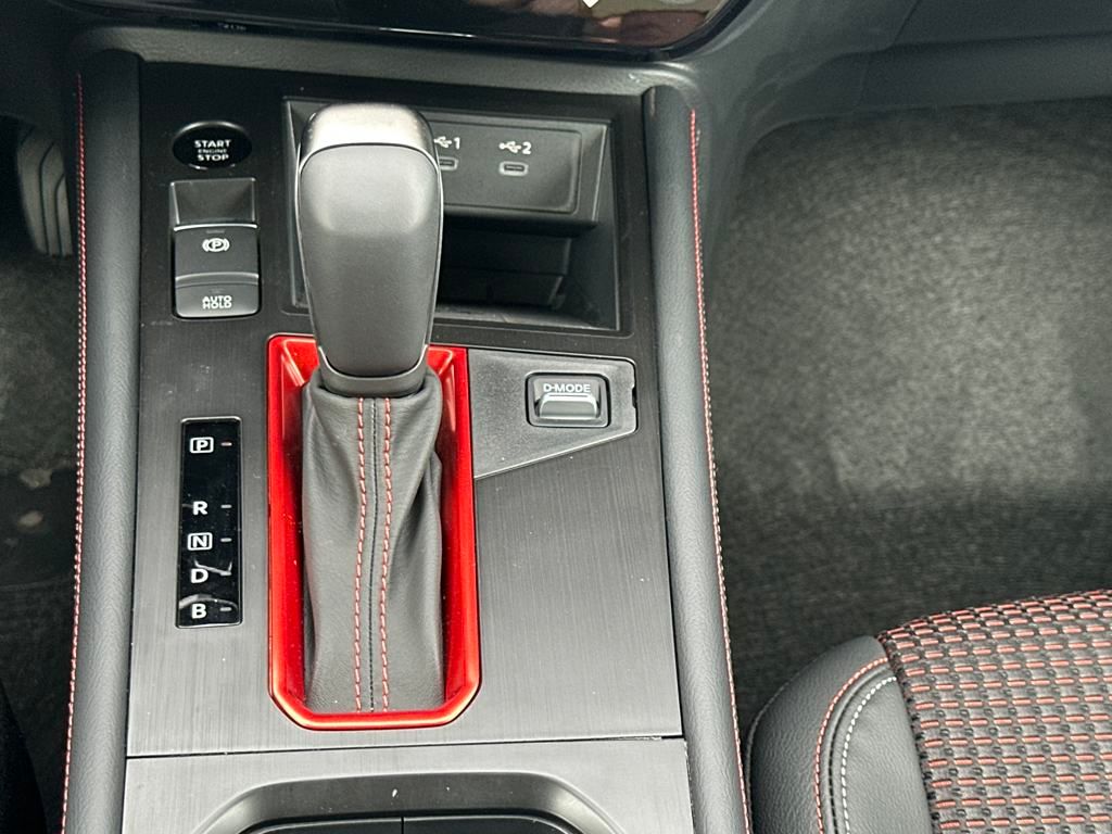 2025 Nissan Kicks SR photo