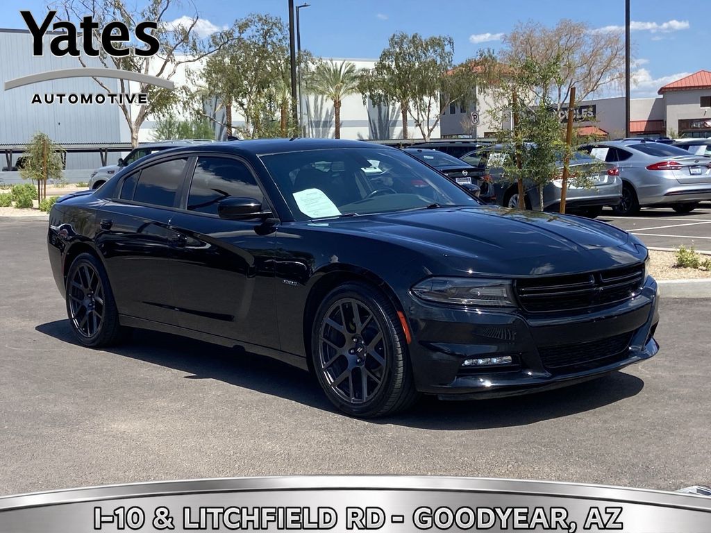 2018 Dodge Charger Negro (Pitch Black Clearcoat) Sedán Tracción trasera 8 velocidades Automática