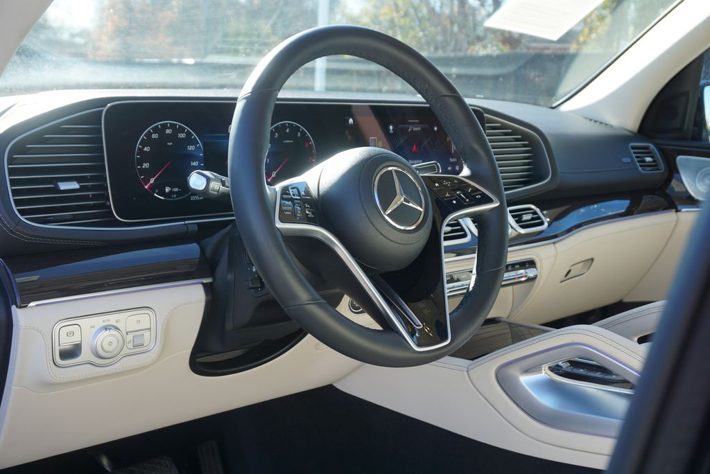 Thumbnail: 2024 Mercedes-Benz GLS - 10