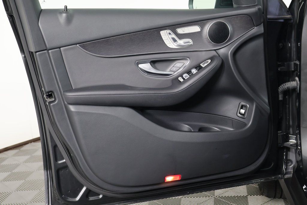 Thumbnail: 2022 Mercedes-Benz GLC - 12