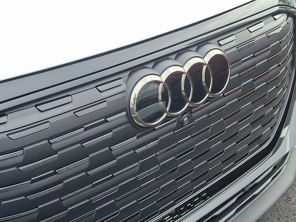 Thumbnail: 2025 Audi Q4 e-tron - 3