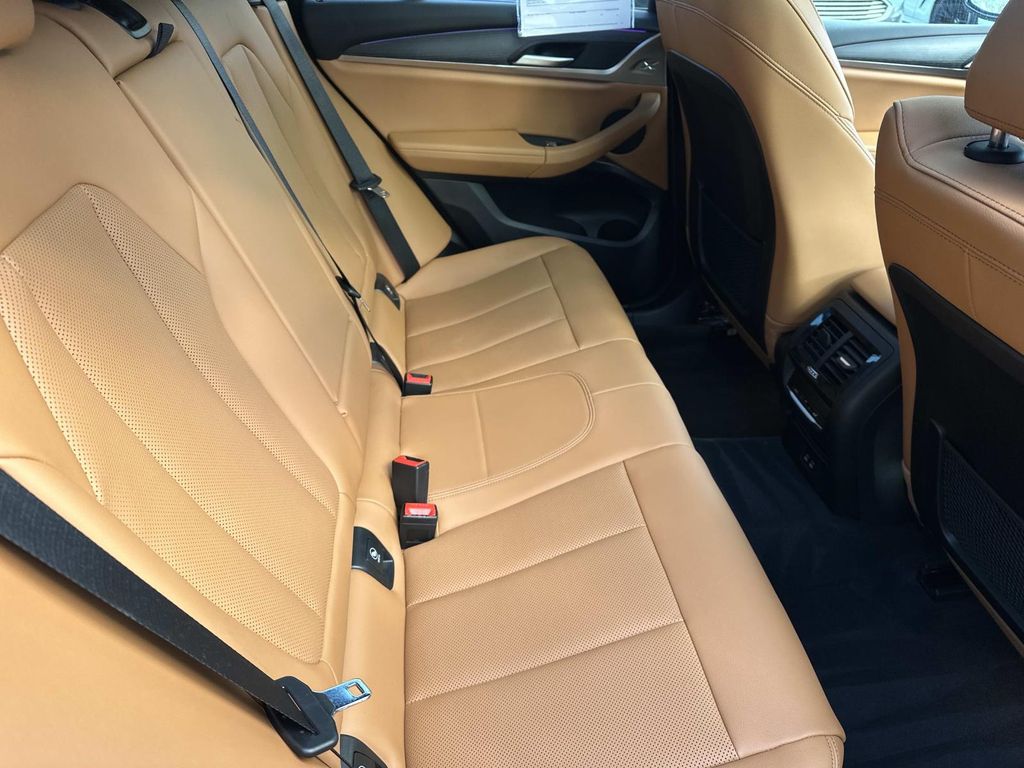 Thumbnail: 2022 BMW X4 - 25