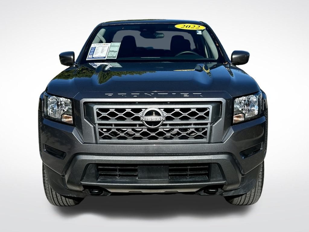 2022 Nissan Frontier SV's photo