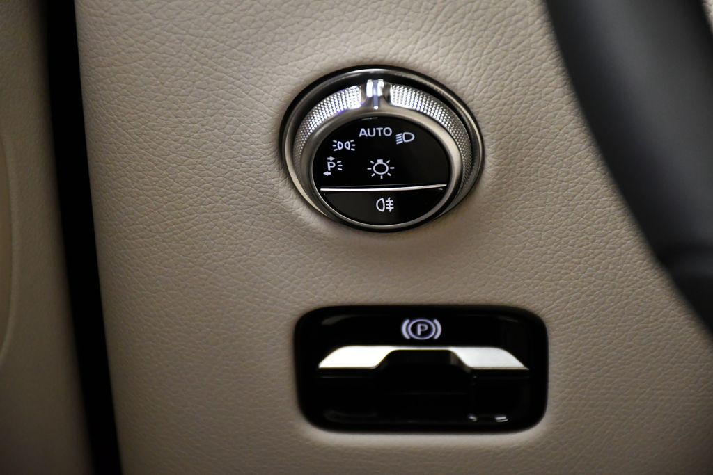 Thumbnail: 2026 Mercedes-Benz GLC - 21