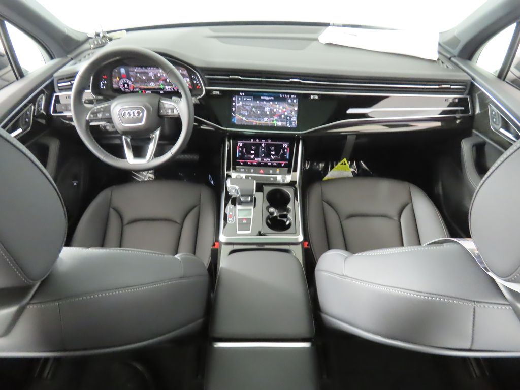Thumbnail: 2025 Audi Q7 - 11