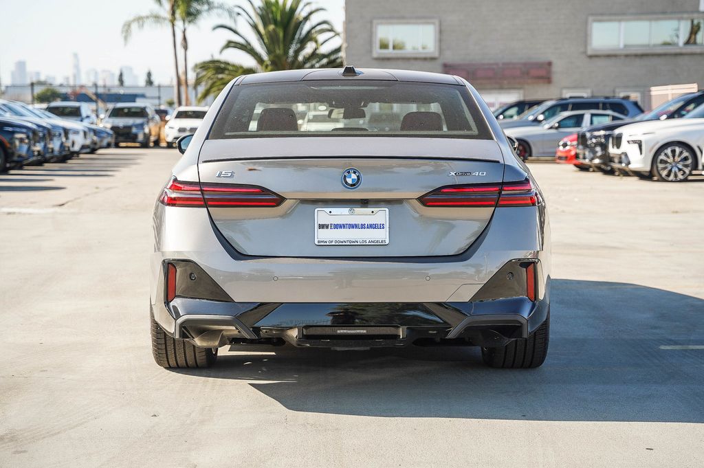 2025 BMW i5 xDrive40 7