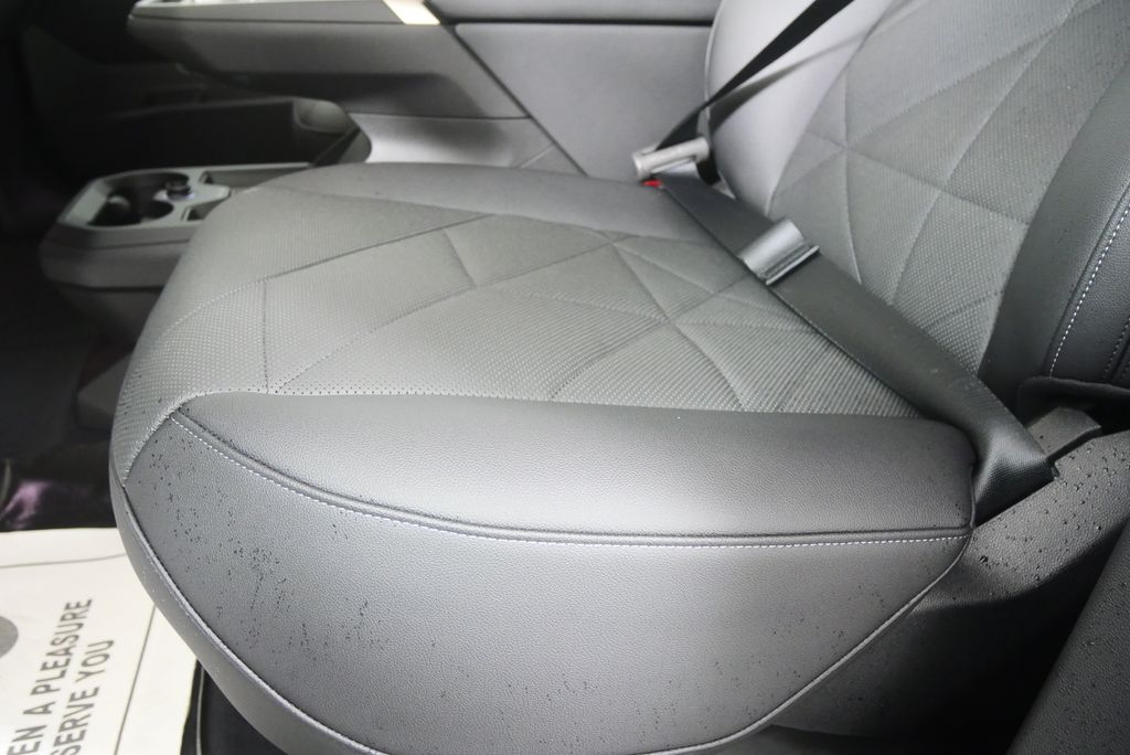 Thumbnail: 2026 BMW iX - 9