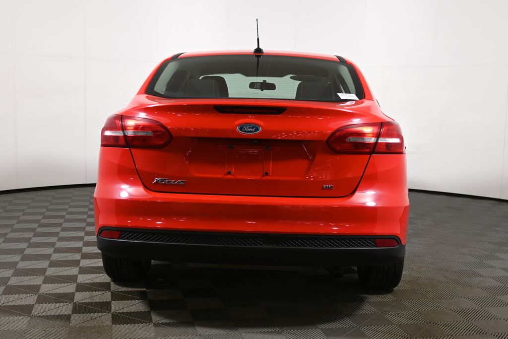 Thumbnail: 2015 Ford Focus - 6