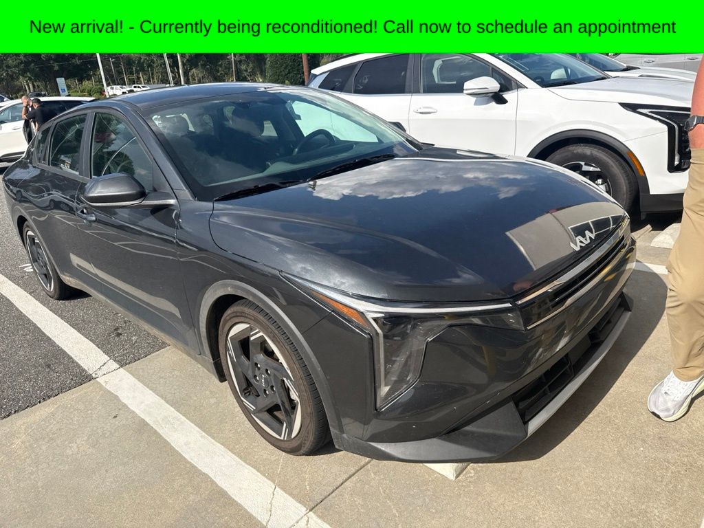 Gray 2025 Kia K4 Sedan Front-Wheel Drive Continuously Variable Transmission