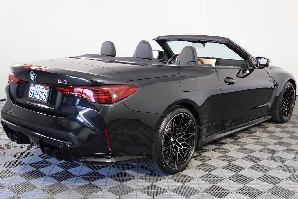 Thumbnail: 2025 BMW M4 - 8