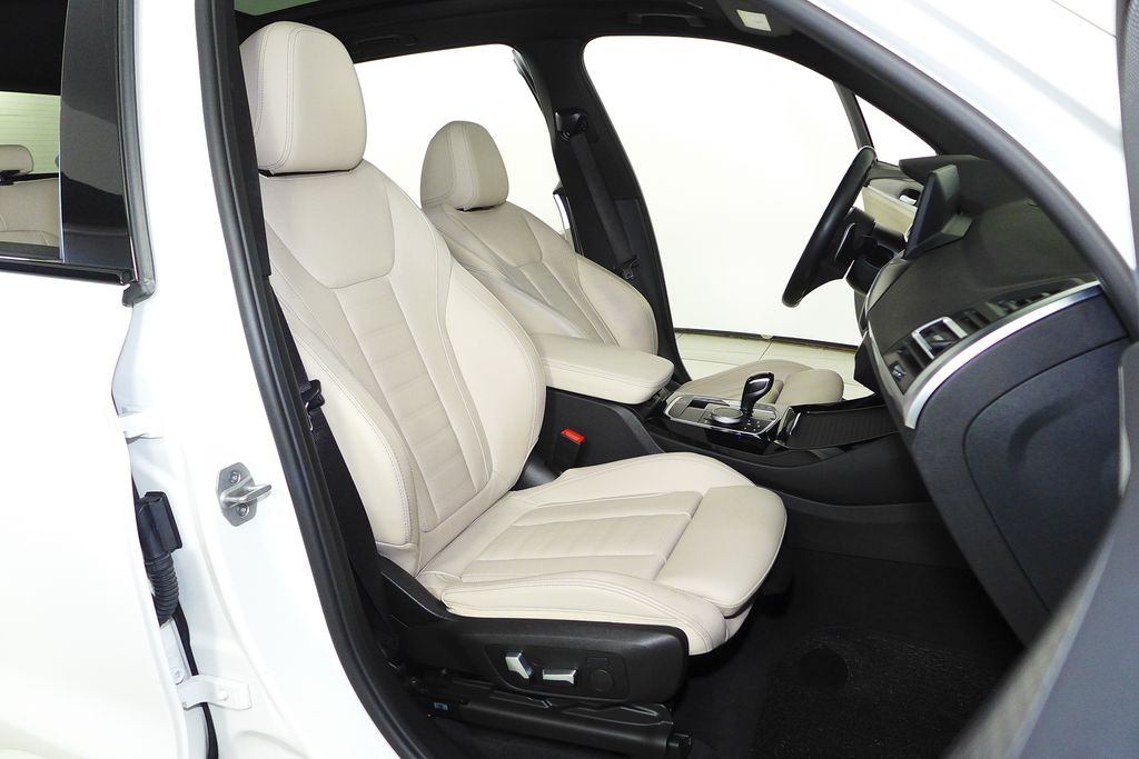 Thumbnail: 2023 BMW X3 - 19